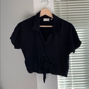 Black Cropped/Tie Collard Shirt